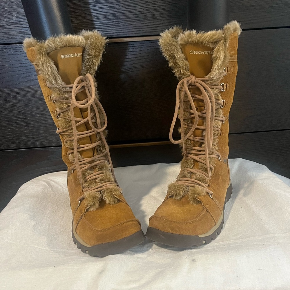 Skechers Women's Tan Fur-Lined Boots